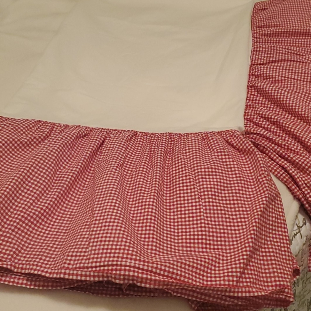 EUC POTTERY BARN KIDS FULL BEDSKIRT Red Gingham